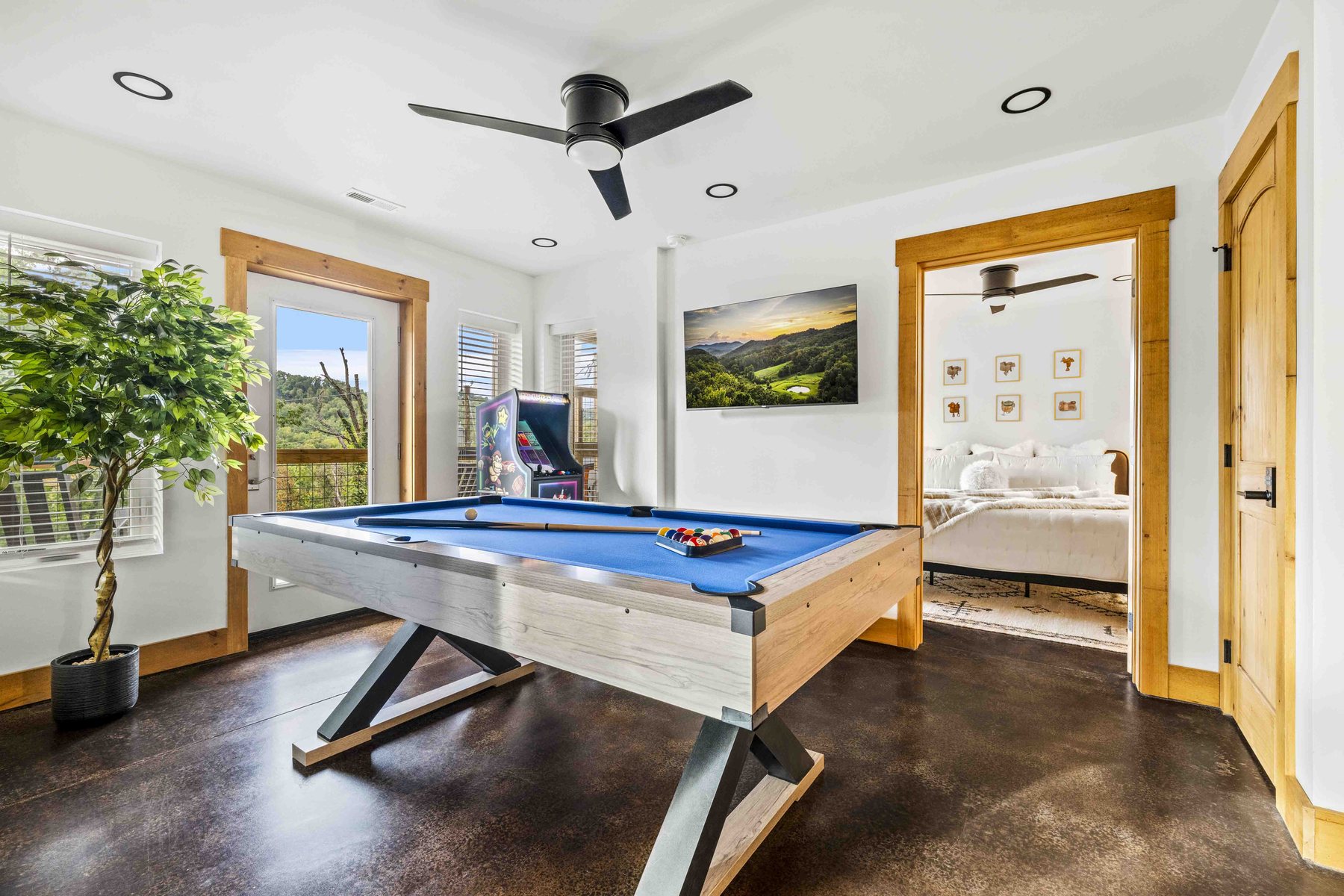 The Smoky Reserve — Game Room