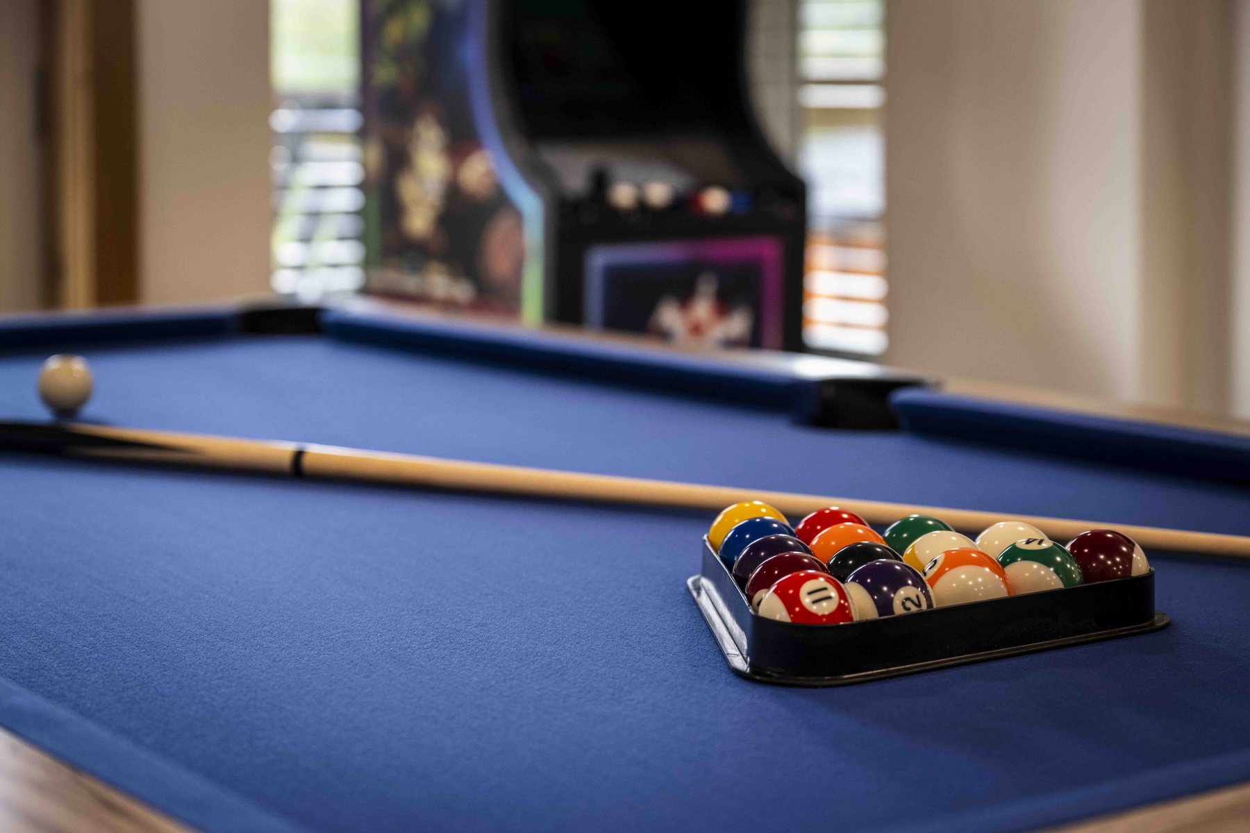 The Smoky Reserve — Pool Table Detail