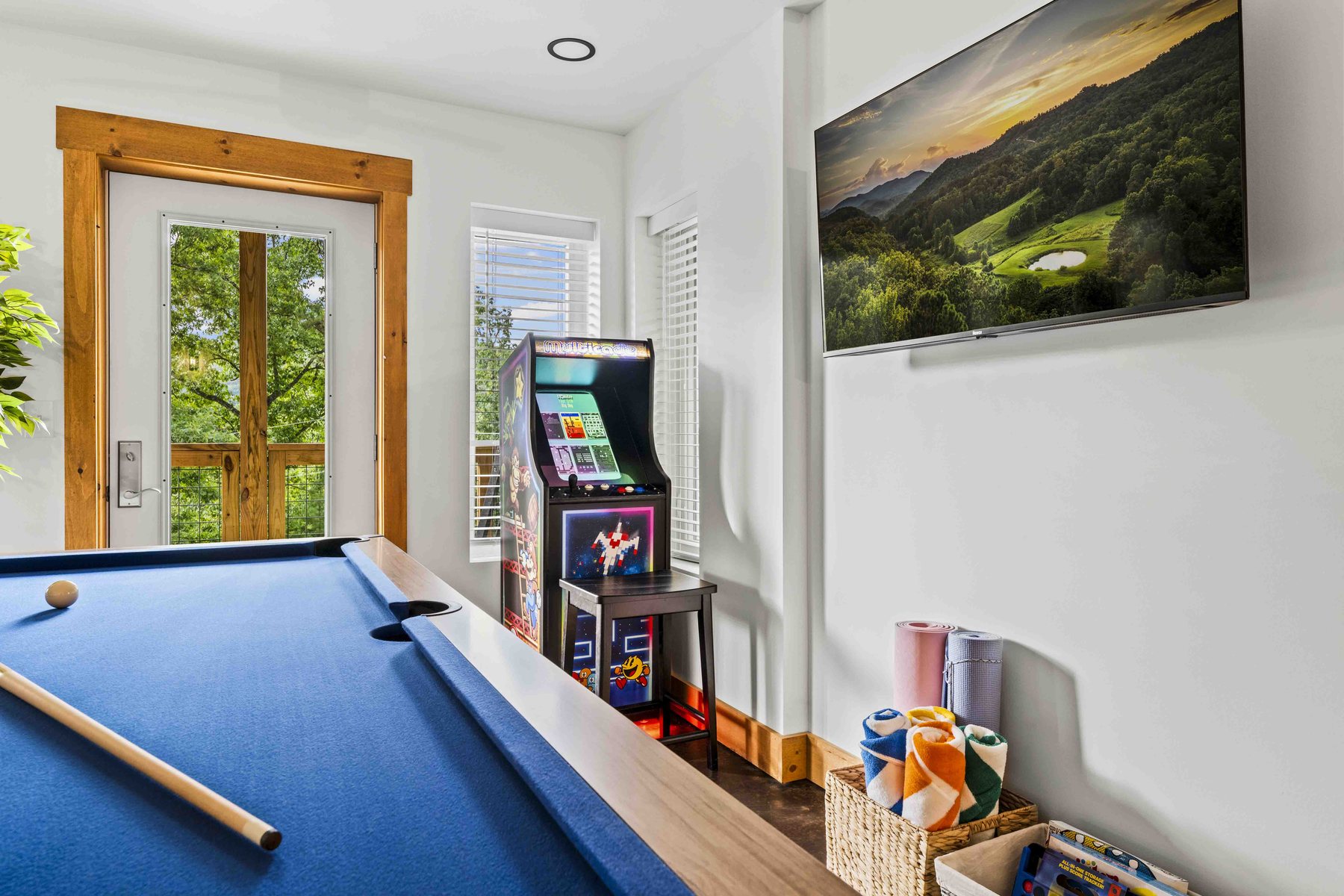 The Smoky Reserve — Game Room