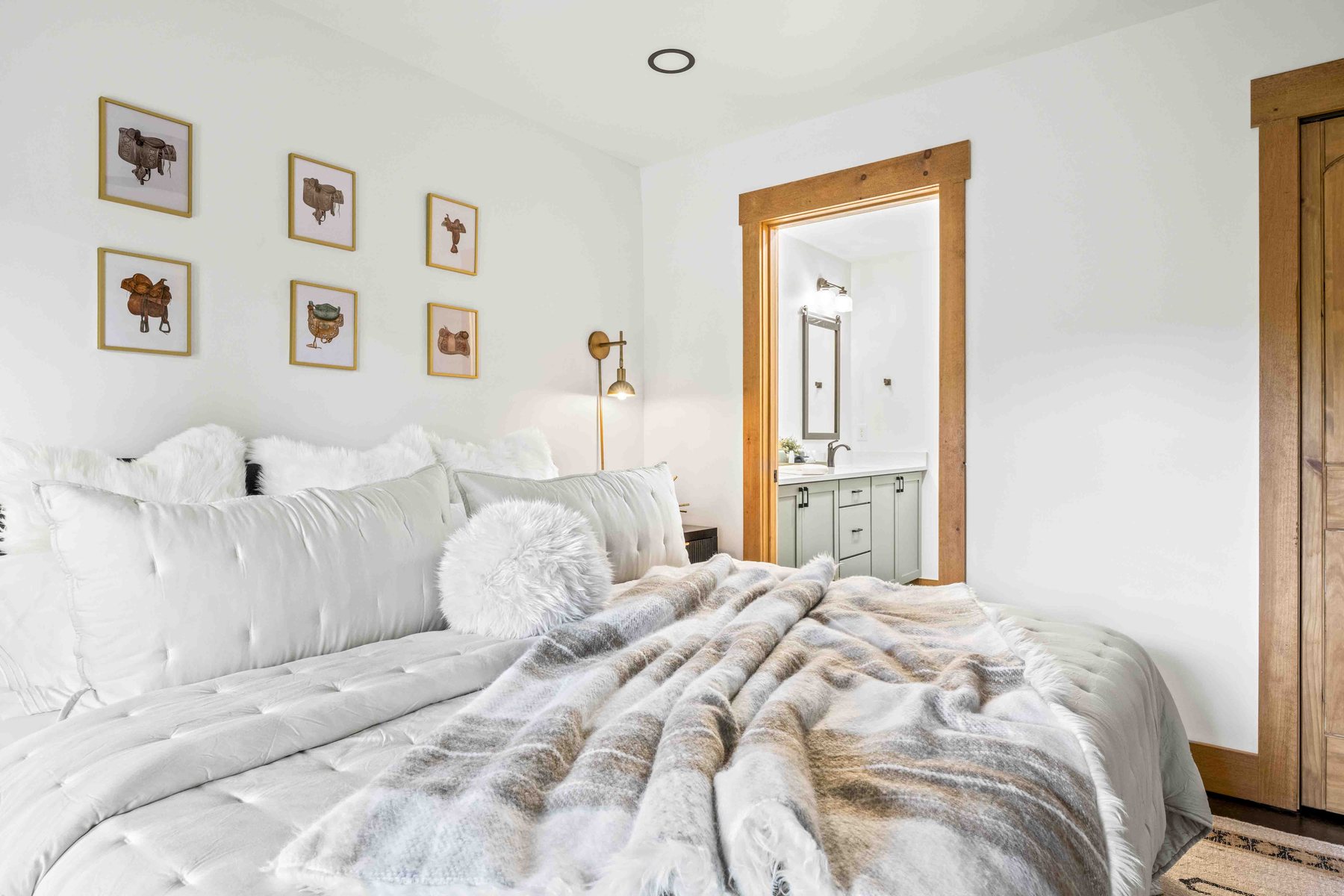 The Smoky Reserve — Guest Bedroom