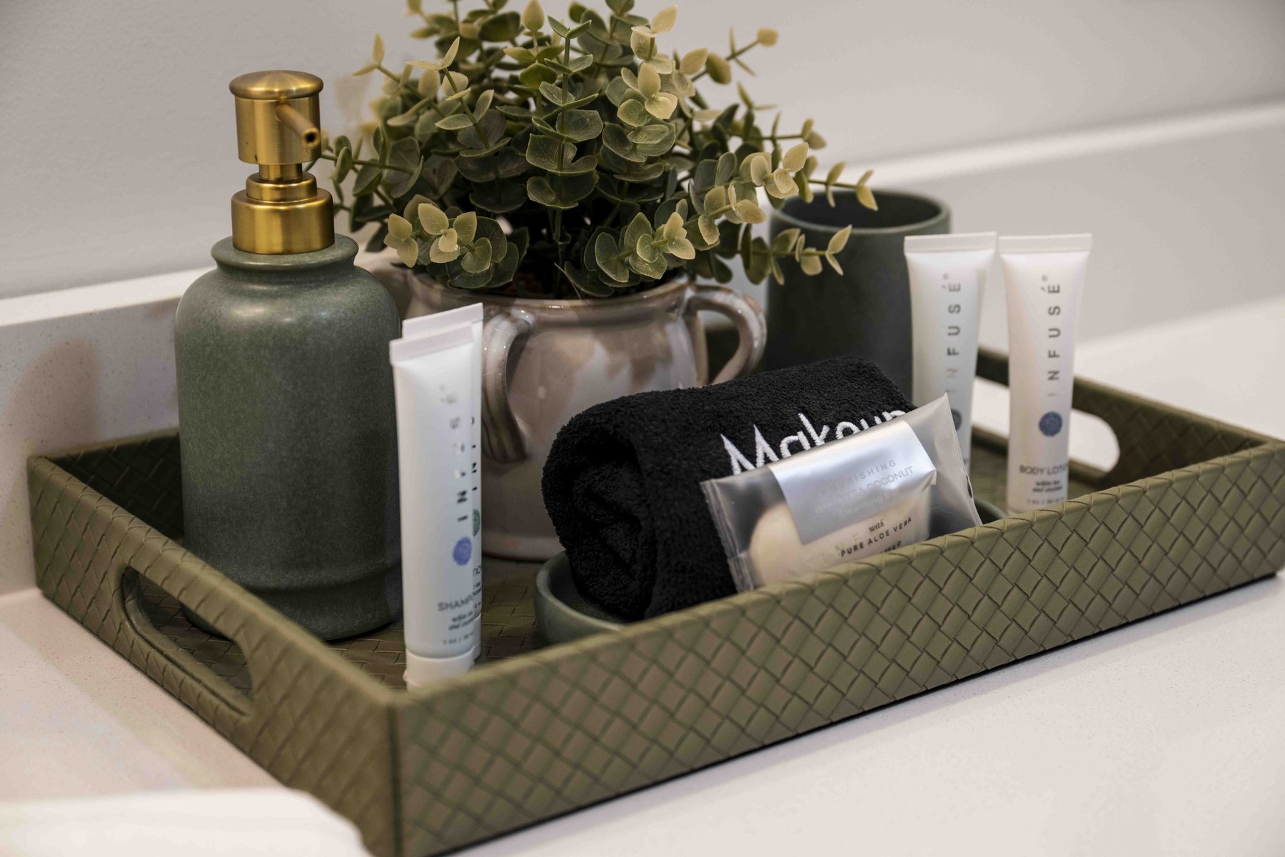 The Smoky Reserve — Guest Bathroom
