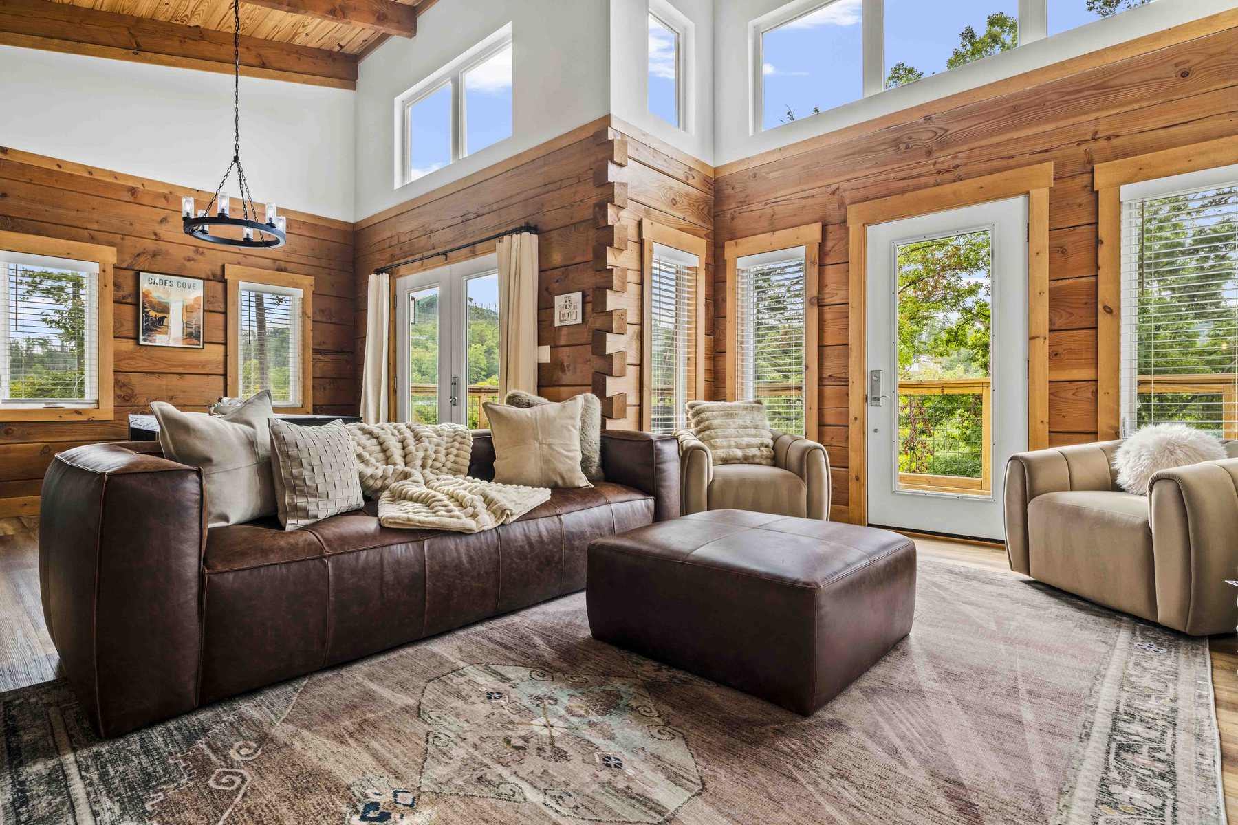 The Smoky Reserve — Great Room
