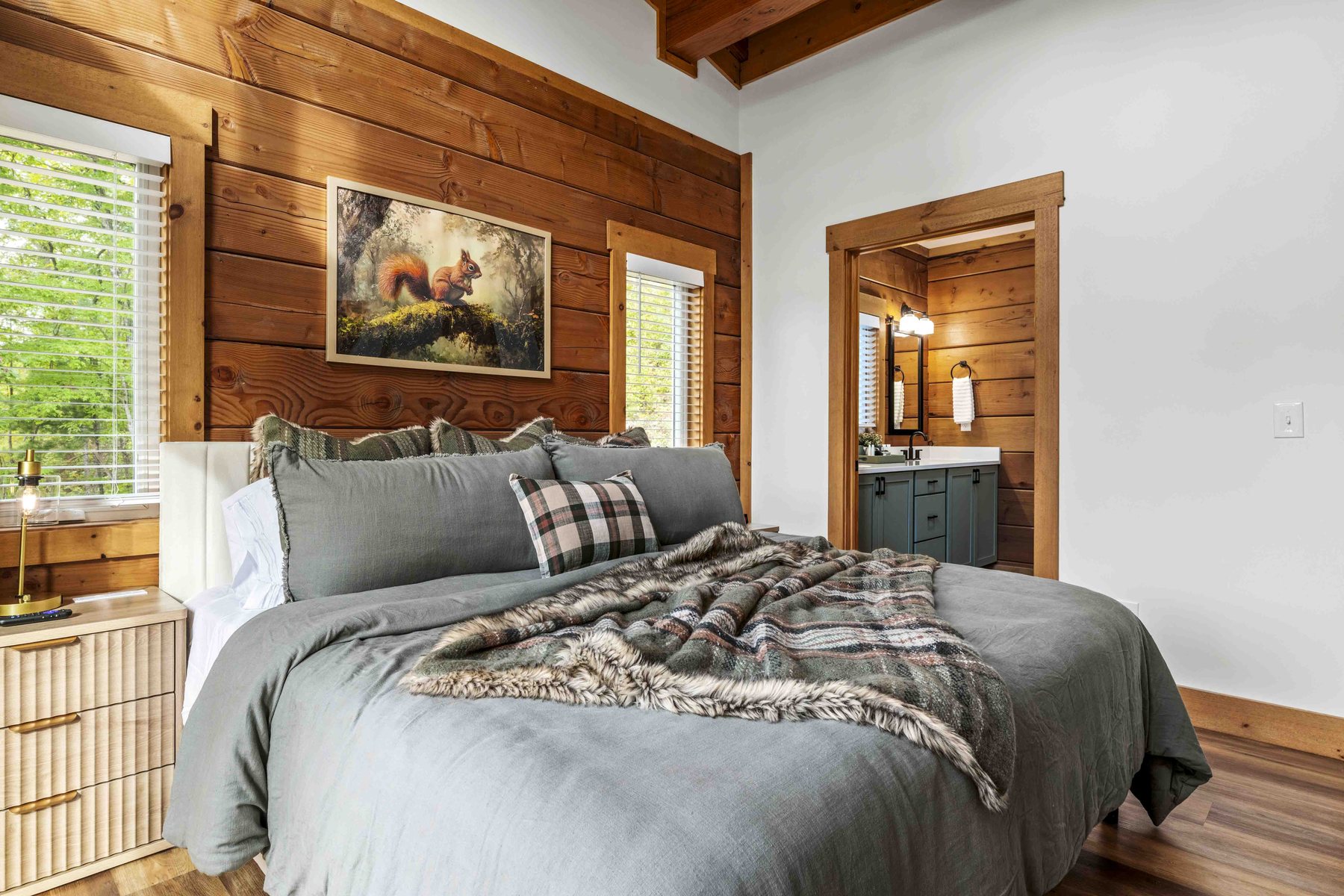 The Smoky Reserve — Primary Bedroom